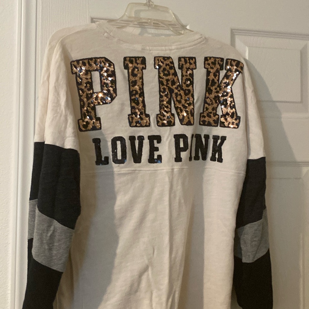 2000’s Style Pink Sweatshirt